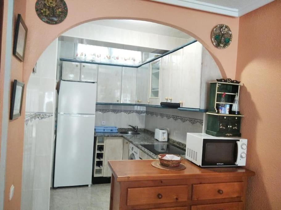 Apto Con Terraza Y 2 Dormitorios. 600 Megas Wifi. Santa Pola Exterior foto